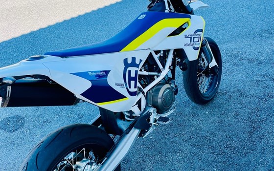Gebrauchtmotorrad Husqvarna 701 Supermoto - Bild 1