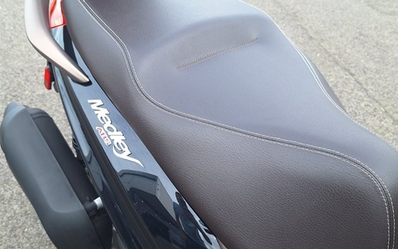 Gebrauchtmotorrad Piaggio Medley 125 - Bild 9