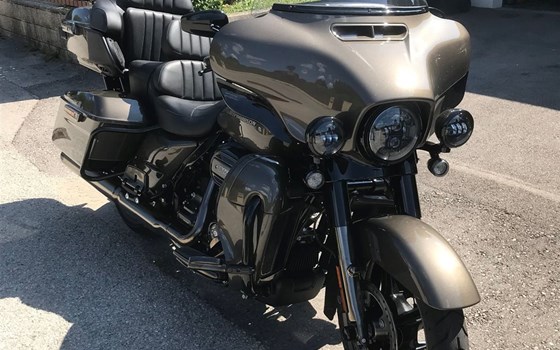 Gebrauchtmotorrad Harley-Davidson CVO Limited FLHTKSE - Bild 11