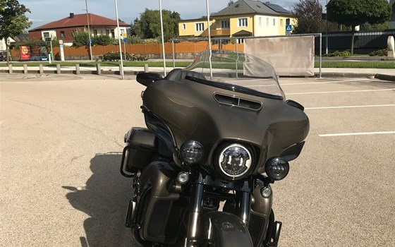Gebrauchtmotorrad Harley-Davidson CVO Limited FLHTKSE - Bild 4