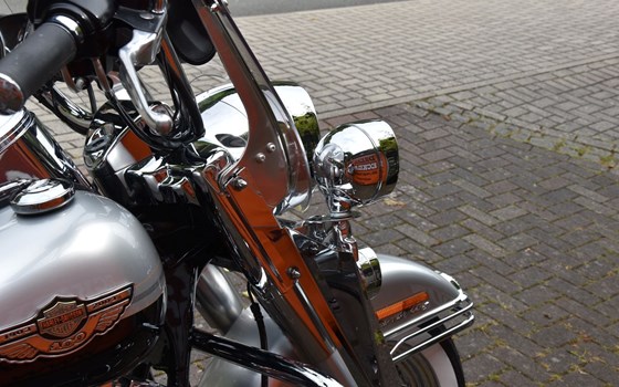 Gebrauchtmotorrad Harley-Davidson Road King Classic FLHRC - Bild 13