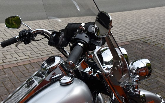 Gebrauchtmotorrad Harley-Davidson Road King Classic FLHRC - Bild 14
