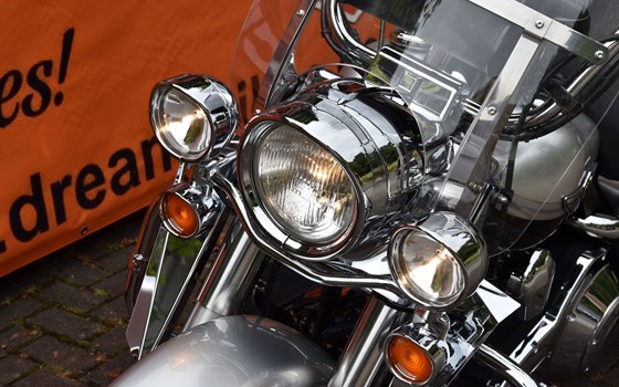 Gebrauchtmotorrad Harley-Davidson Road King Classic FLHRC - Bild 18