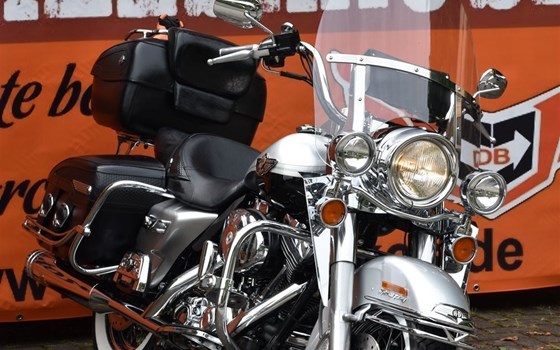 Gebrauchtmotorrad Harley-Davidson Road King Classic FLHRC - Bild 3