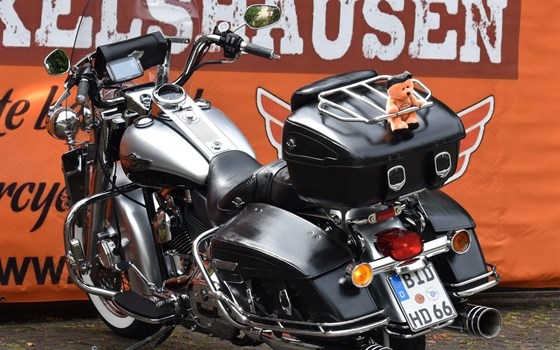 Gebrauchtmotorrad Harley-Davidson Road King Classic FLHRC - Bild 8