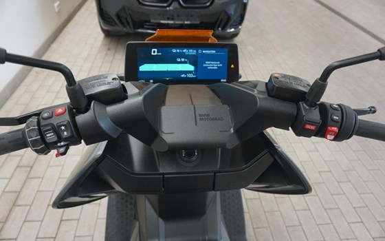 Gebrauchtmotorrad BMW CE 04 - Bild 3