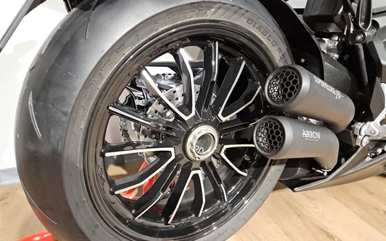 Neufahrzeug MV Agusta Superveloce 800 S - Bild 8