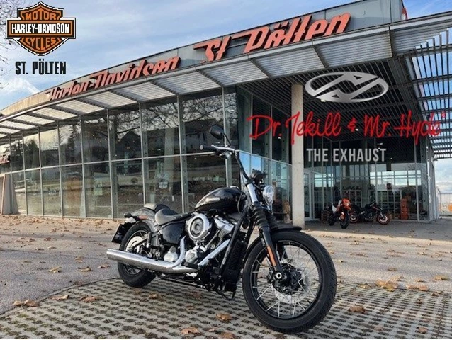 Harley-Davidson Softail Street Bob FXBB (Vivid Black) - Bild 1