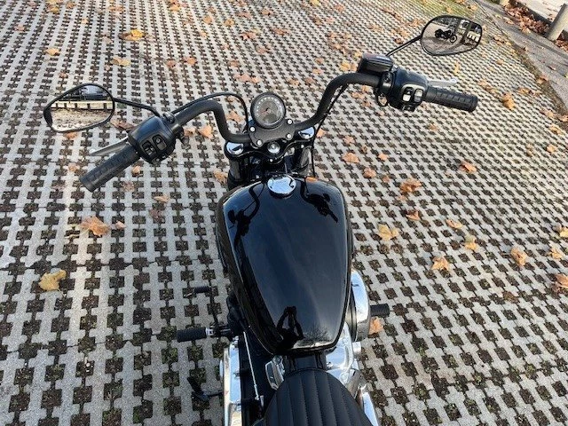 Harley-Davidson Softail Street Bob FXBB (Vivid Black) - Bild 12