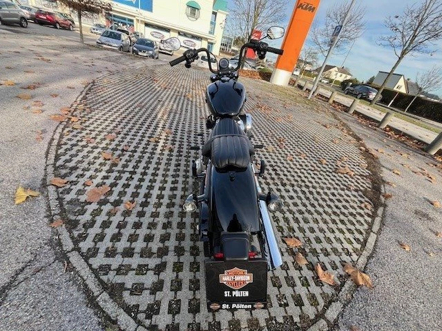 Harley-Davidson Softail Street Bob FXBB (Vivid Black) - Bild 9