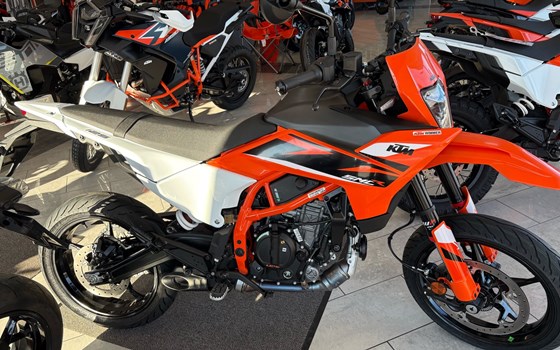 Gebrauchtmotorrad KTM 125 SMC R - Bild 3