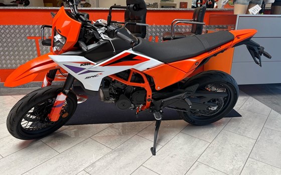 Gebrauchtmotorrad KTM 125 SMC R - Bild 3