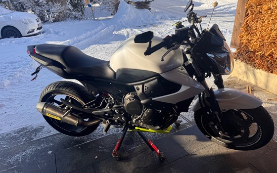 Gebrauchtmotorrad Yamaha XJ6 - Bild 1