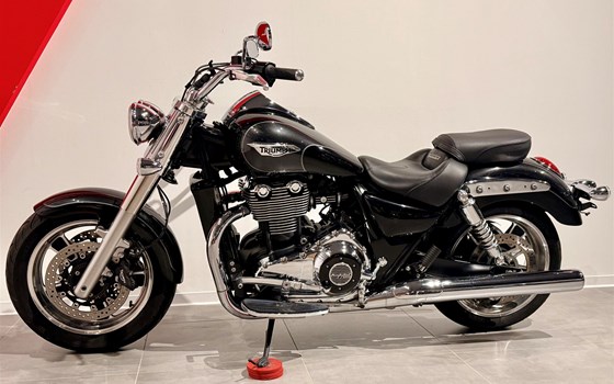 Gebrauchtmotorrad Triumph Thunderbird Commander - Bild 11