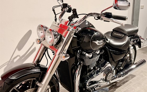 Gebrauchtmotorrad Triumph Thunderbird Commander - Bild 17