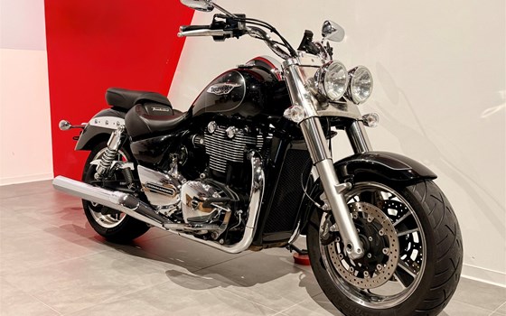 Gebrauchtmotorrad Triumph Thunderbird Commander - Bild 2