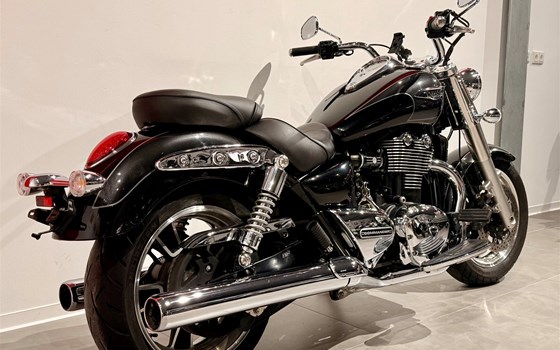 Gebrauchtmotorrad Triumph Thunderbird Commander - Bild 3