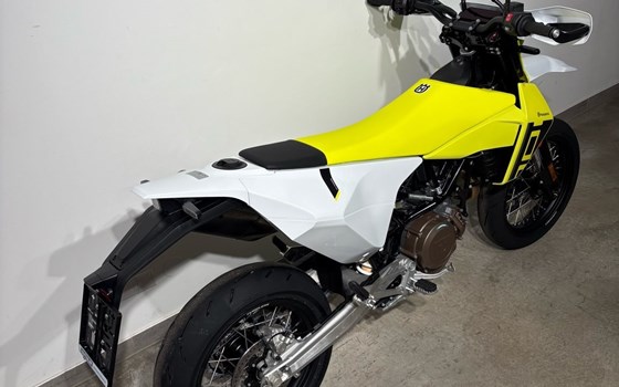 Neufahrzeug Husqvarna 701 Supermoto - Bild 4