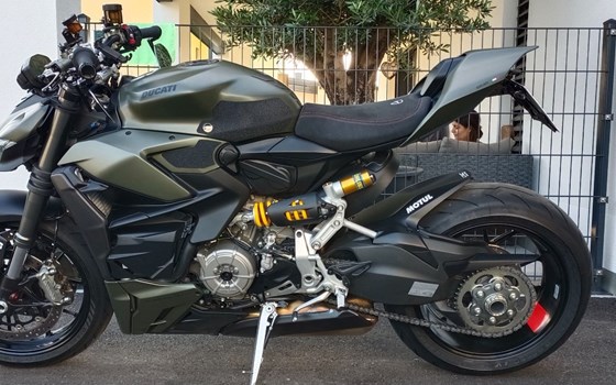 Gebrauchtmotorrad Ducati Streetfighter V2 - Bild 1