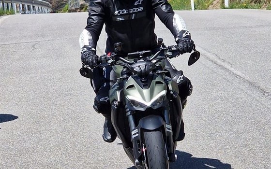 Gebrauchtmotorrad Ducati Streetfighter V2 - Bild 2