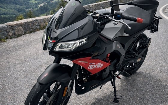 Gebrauchtmotorrad Aprilia Tuono 125 - Bild 1