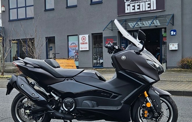 Yamaha TMAX Tech MAX