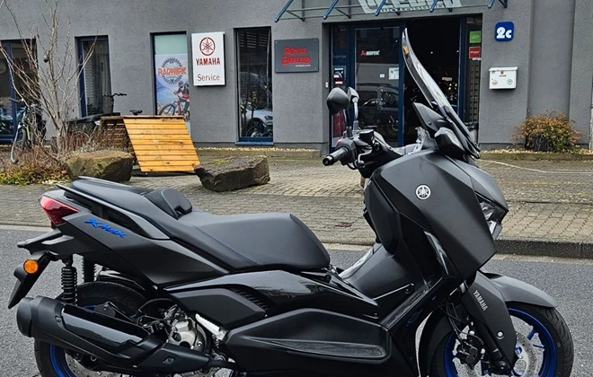 Yamaha XMAX 300