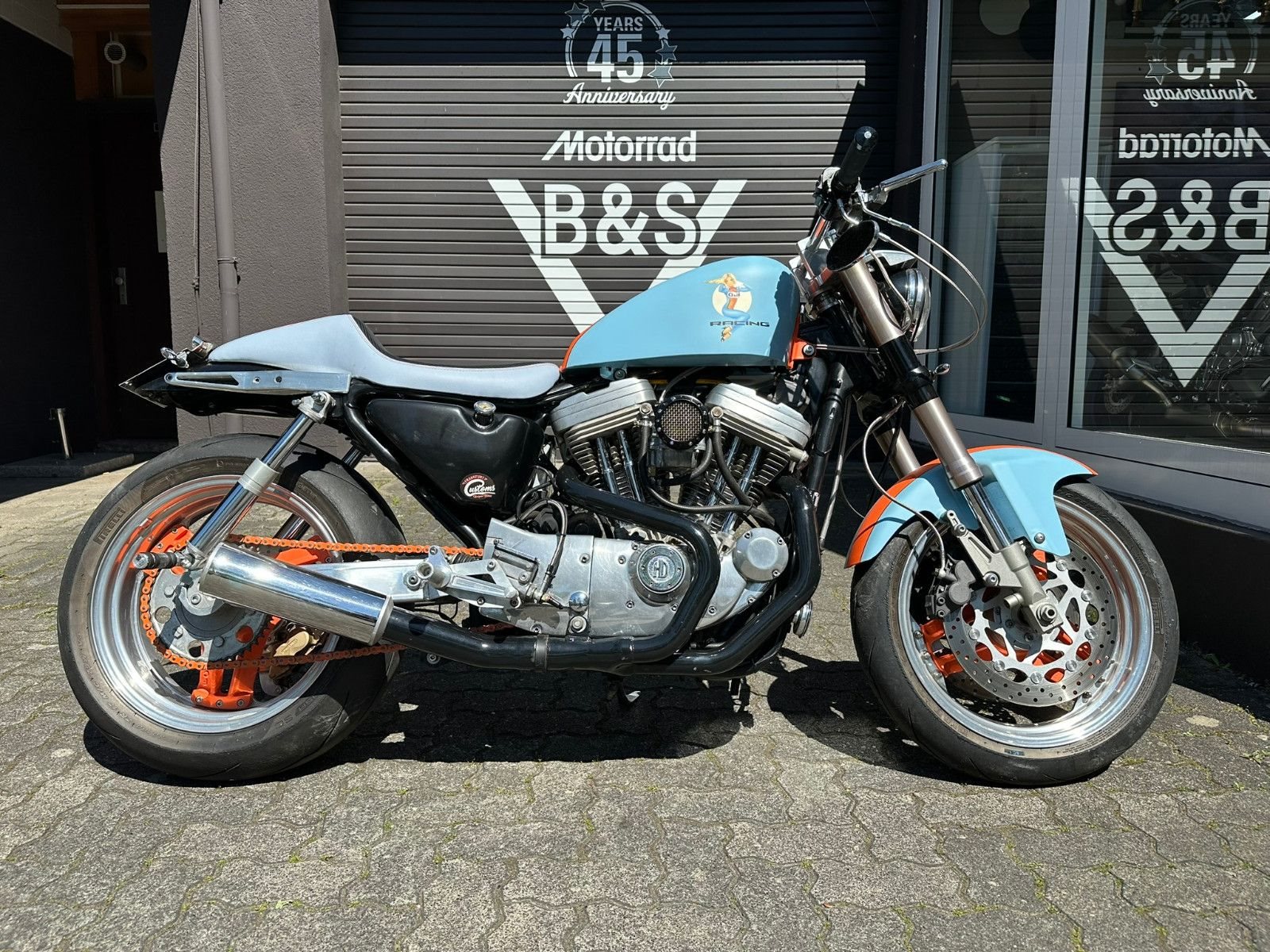 Harley-Davidson Sportster XL 1200C Custom