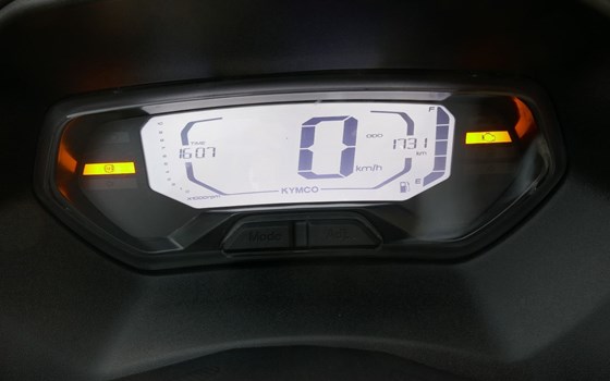 Gebrauchtmotorrad Kymco Sky Town 125i ABS - Bild 9