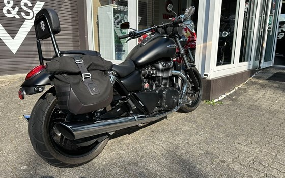 Gebrauchtmotorrad Triumph Thunderbird Storm - Bild 3