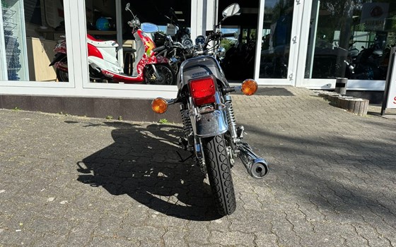 Gebrauchtmotorrad Yamaha SR 400 - Bild 4