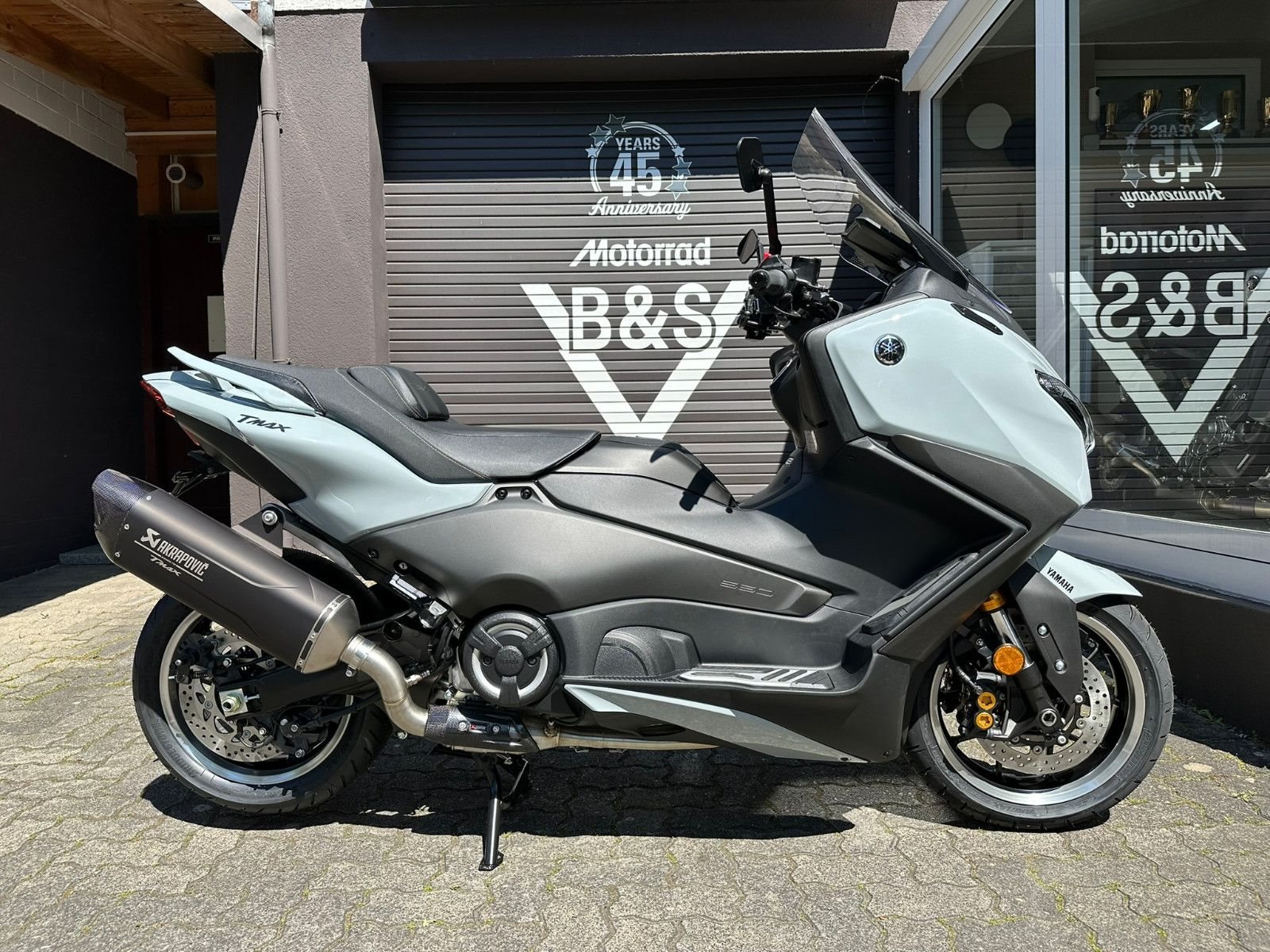 Yamaha TMAX Tech MAX 