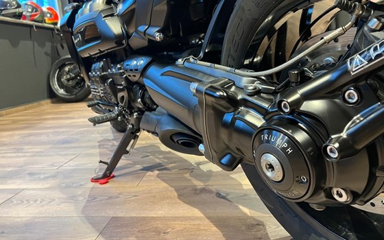 Gebrauchtmotorrad Triumph Rocket 3 Storm R - Bild 17