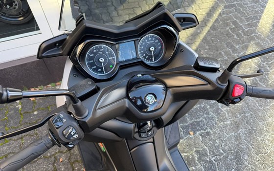 Gebrauchtmotorrad Yamaha XMAX 125 - Bild 9
