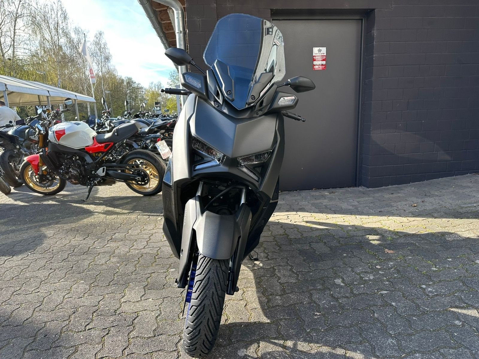 Yamaha XMAX 300
