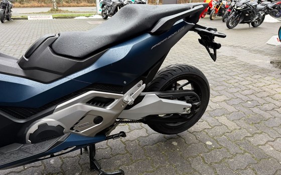 Gebrauchtmotorrad Honda Forza 750 - Bild 8