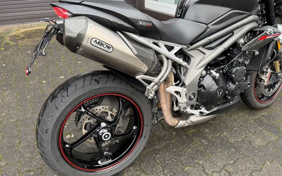 Gebrauchtmotorrad Triumph Speed Triple RS - Bild 10