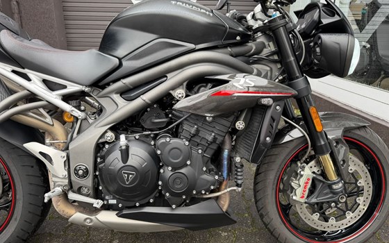 Gebrauchtmotorrad Triumph Speed Triple RS - Bild 11