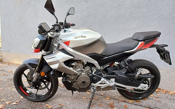 Gebrauchtmotorrad Aprilia Tuono 457 - Bild 2