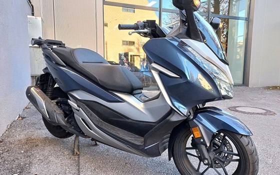 Gebrauchtmotorrad Honda Forza 300 - Bild 3