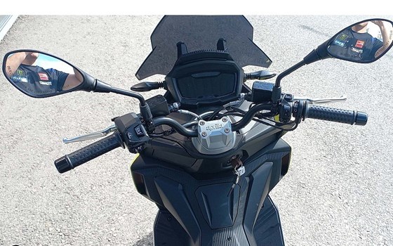 Gebrauchtmotorrad Aprilia SR GT Sport 125 - Bild 4