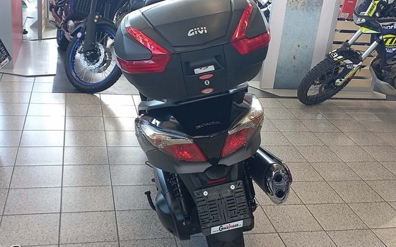 Gebrauchtmotorrad Honda SW-T 400 - Bild 3