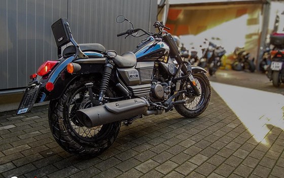 Gebrauchtmotorrad United Motors UM Renegade Commando 125 - Bild 3