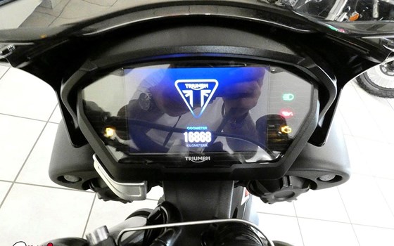 Gebrauchtmotorrad Triumph Street Triple 765 RS - Bild 10