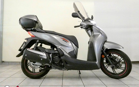Gebrauchtmotorrad Honda SH300i - Bild 2