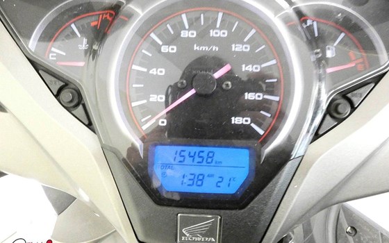 Gebrauchtmotorrad Honda SH300i - Bild 6