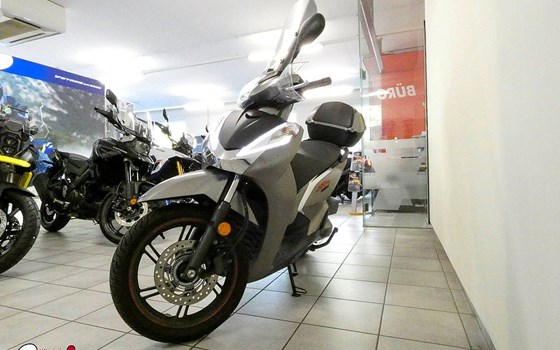 Gebrauchtmotorrad Honda SH300i - Bild 8
