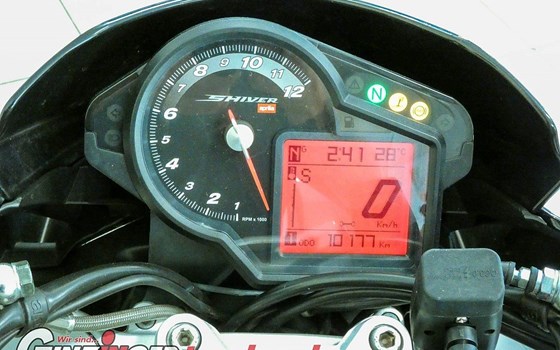 Gebrauchtmotorrad Aprilia Shiver 750 - Bild 6