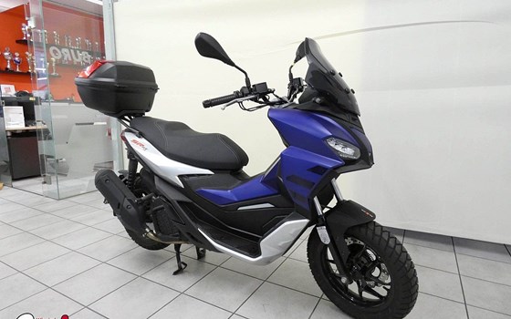 Gebrauchtmotorrad Aprilia SR GT 200 - Bild 1