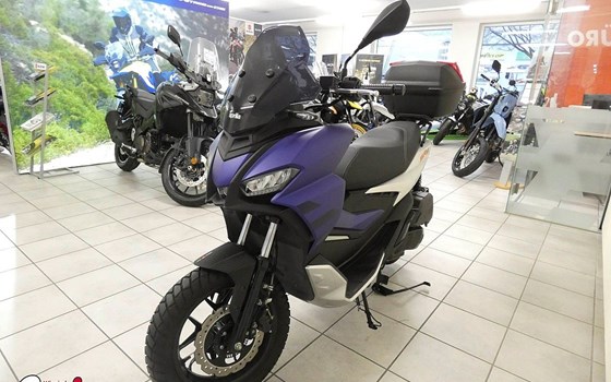 Gebrauchtmotorrad Aprilia SR GT 200 - Bild 9